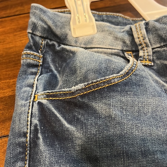 Women’s Jeans - Picture 8 of 10